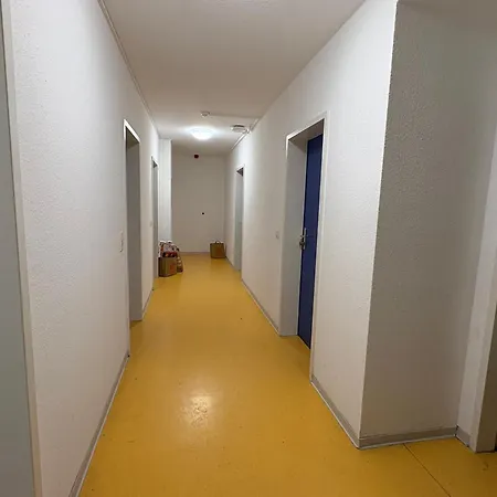 Private In A Shared Space - 5 Min To Hbf